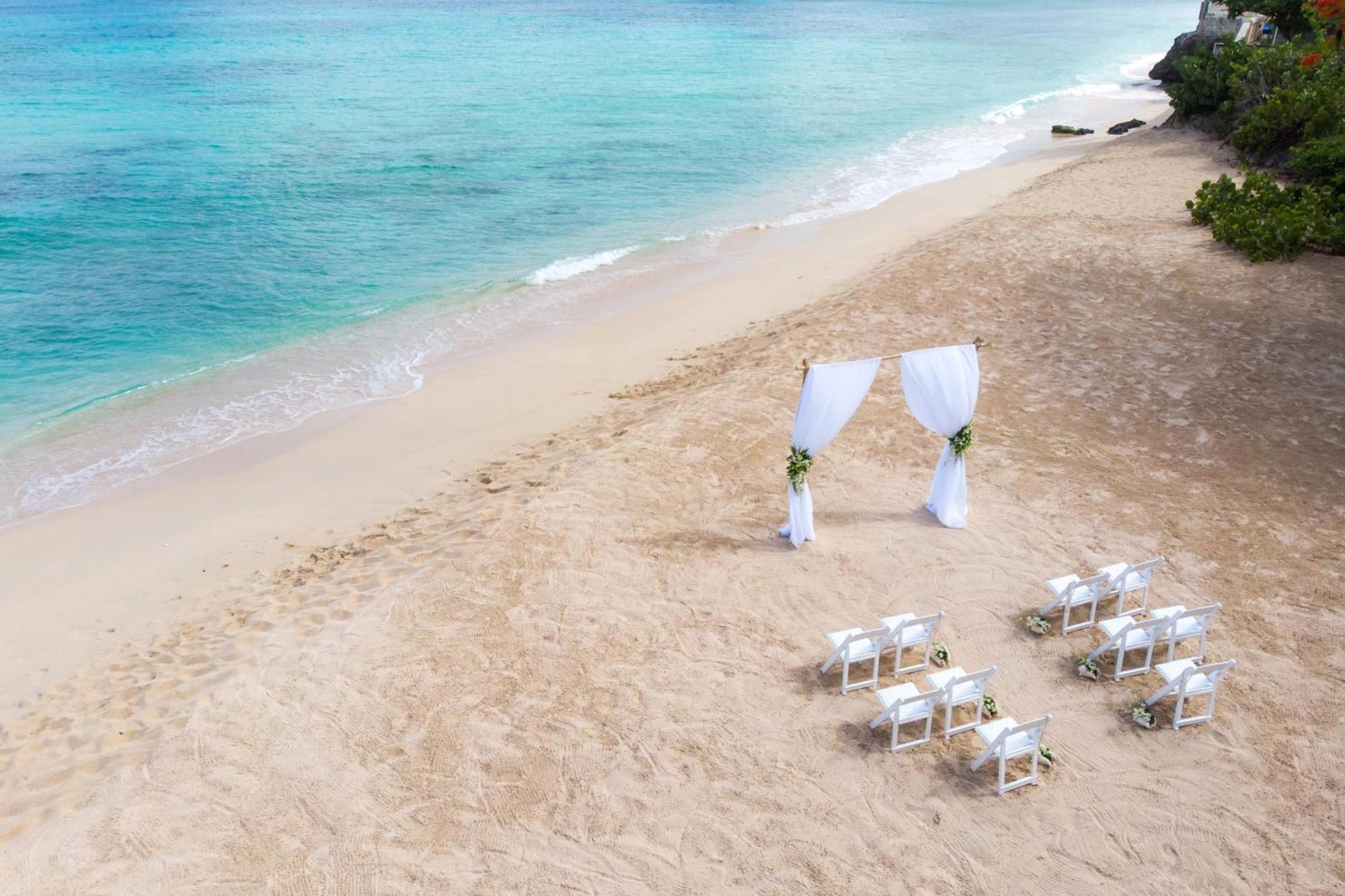 Crystal Cove By Elegant Hotels - All-Inclusive Saint James Dış mekan fotoğraf