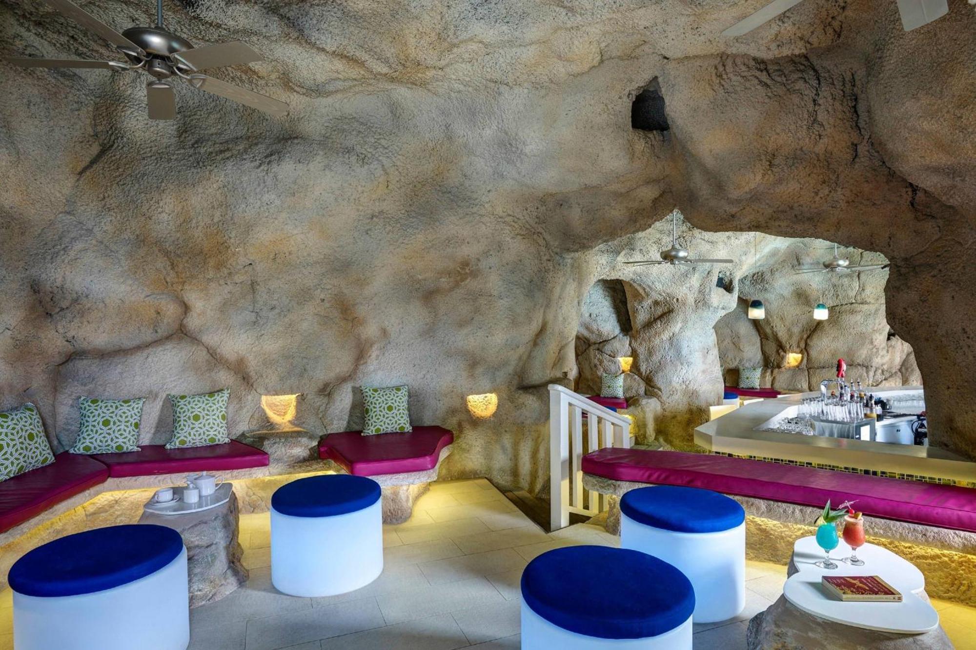Crystal Cove By Elegant Hotels - All-Inclusive Saint James Dış mekan fotoğraf